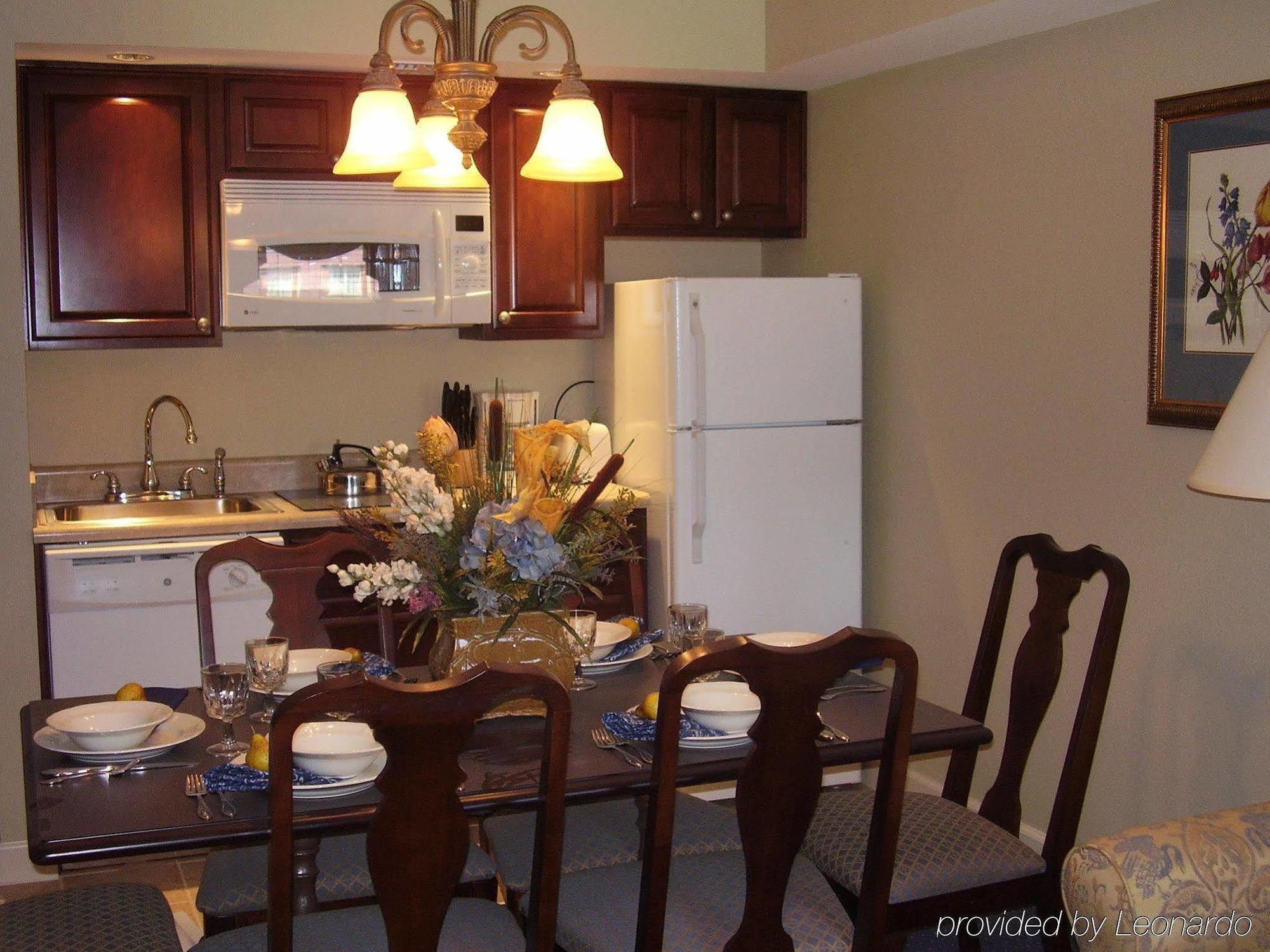 Bluegreen Vacations Patrick Henry Sqr, Ascend Resort Collection Williamsburg Room photo